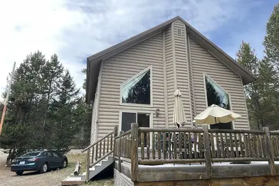 Image de Island Park Pines Cabin - propriété isolée, très accessible, beaux meubles, bons lits