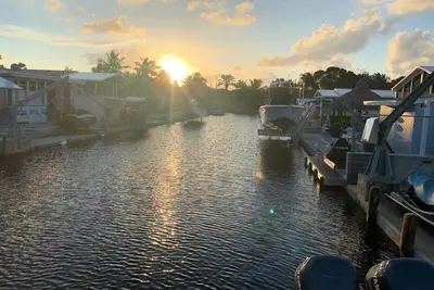 Image de Belle maison de canal 3 chambres / 3 salles de bain avec accès à l'océan à Key Largo - Dock de 60 pieds