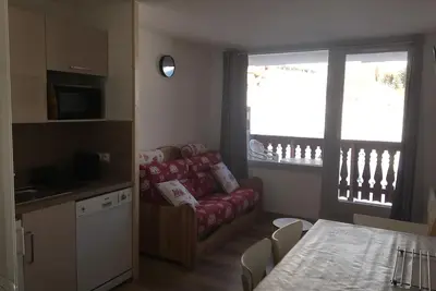 Image de T2, 25m2 au pied des pistes et commerces-parking couvert