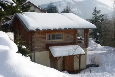 Image de 7min des pistes! Chalet tout confort très calme, récent, vue panoramique
