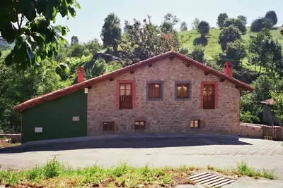 Image de Rural house with garden, for 8 people in Onís, Asturias