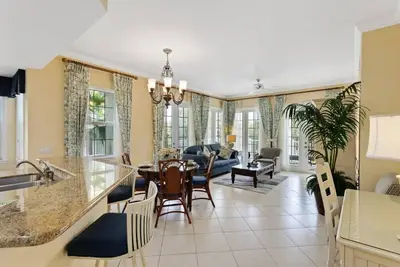 Image de Luxury Golf Resort Condo situé à la Réunion Resort à seulement 6 miles de Disney
