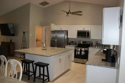 Image de Maison récemment rénovée avec 4 chambres et près de la plage