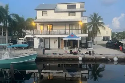 Image de Big Pine Key, 3 chambres, 2 1\/2 salles de bain, canal privé, nouvelle rénovation