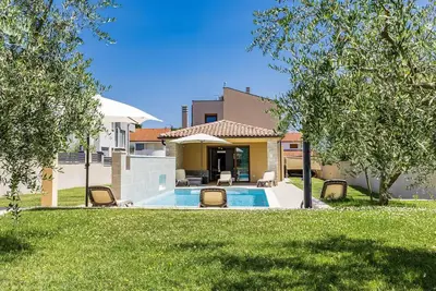 Image de Maison de vacances Pula pour 1 - 8 personnes avec 3 chambres à coucher - Maison de vacances