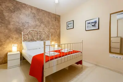 Image de Puerta San Felix free parking by Cadiz4Rentals