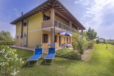 Image de Folaghe 1, appartement avec vue sur le bosquet