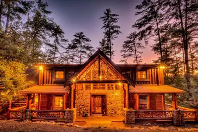 Image de Whitewater Wilderness- Riverside Retreat | Vie en plein air | Cuisine de luxe