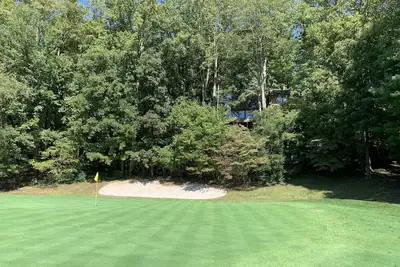 Image de Terrain de golf et vue sur la montagne
