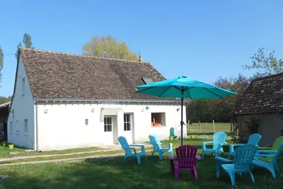 Image de Maison De Campagne 3* 4 Ch Jacuzzi-Piscine Au Coeur Des Chateaux