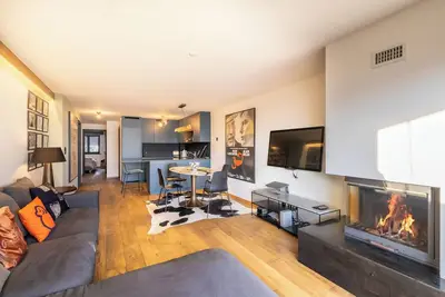 Image de Saison<br><br>Prix : 31'870 Chf + charges<br><br>Très bel appartement de 3 pièces situé au 2ème étage de la