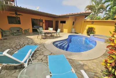 Image de Casa Sueno-Private Pool & Jacuzzi, Center of Jaco - À quelques pas de la plage!