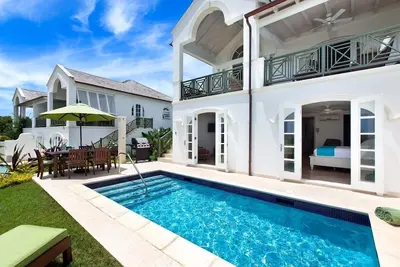 Image de Westmoreland Villa avec piscine et vue sur le golf - Coral Blu (2 lits)