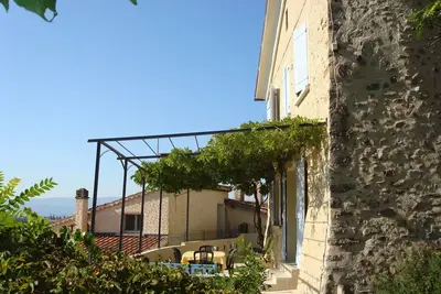 Image de Maison de village indépendante, classée 3 étoiles vue sur la Durance.