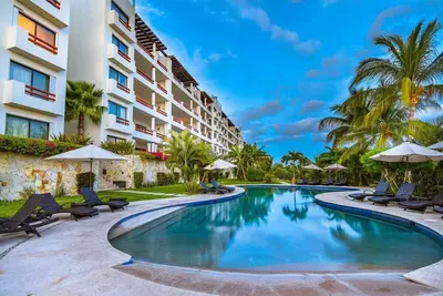 Image de Suite Master 3bd / 3bth avec une vue incroyable sur la baie de San Jose del Cabo