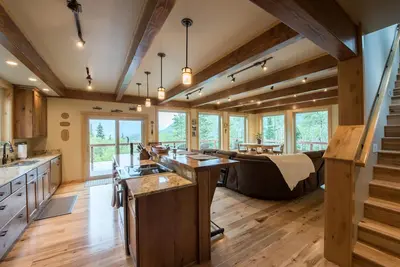 Image de Vues incroyables sur la rivière Kenai et les montagnes, la maison se trouve sur 5 acres privés!