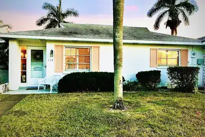 Image de Nouvelle Liste! Retraite sur l'île de Venise sereine près des plages avec piscine chauffée partagée