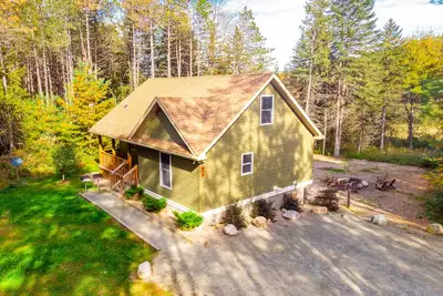 Image de Beaver Brook Chalet: luxe, bain Ă remous, chiens bienvenus, salle de jeux avec table de ping-pong et ballon de foot, Ă 1, 9 km de Whiteface