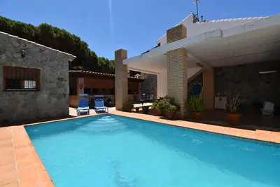 Image de Maison avec piscine privée à proximité de la plage