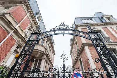 Image de Appartement De Charme 70 m2 situé dans une avenue privée du 16 è arrondissement