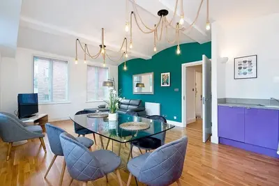 Image de Mulberry Flat 4 - Deux chambres, 2e étage - capacité 6 personnes dans 2 chambres