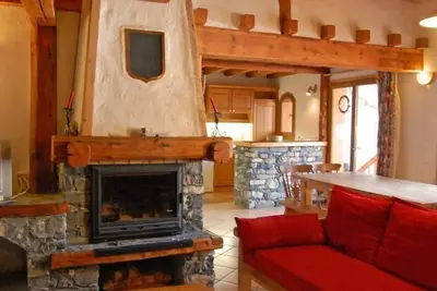 Image de 1er étage, cheminée ou poêle à bois, télévision, casier à ski, 120m², Saint Martin de Belleville
