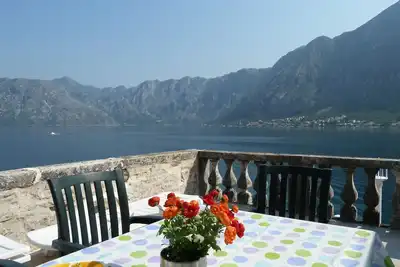 Image de Meilleure Terrasse De Prcanj - Tel que présenté dans «A Place in the Sun» 2013