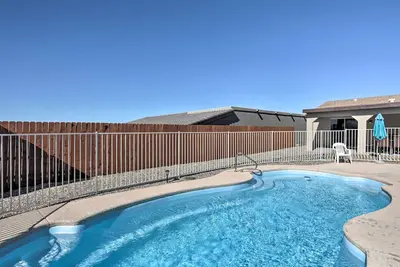 Image de Nouveau! Accueil w / Patio ~ 10 minutes à Golf & Lake Havasu!