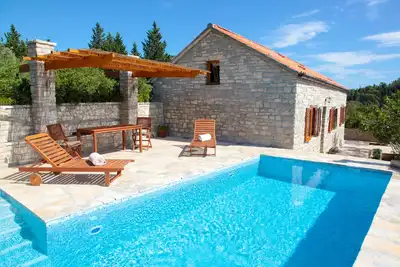 Image de Fig Tree Villa - Korcula - Une villa traditionnelle en pierre située dans une oliveraie