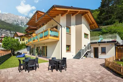 Lodge Avec Vue Imprenable Sur Le Lac Et Les Dolomites