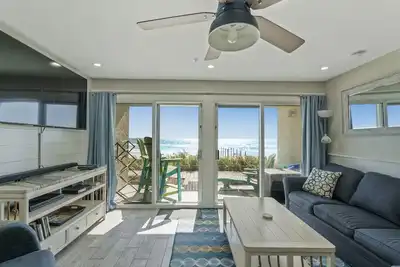 Image de Rez-de-chaussée face à la mer Oasis Crystal Beach Service de plage Gratuit