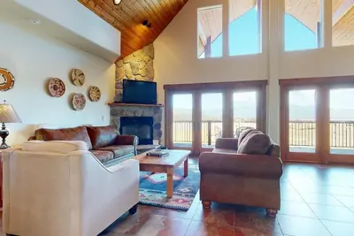 Image de Près de la montagne de ski, Vues à couper le souffle, The Peak Condo