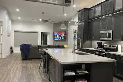 Image de Penthouse Biltmore haut de gamme entièrement rénové