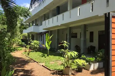 Villa  Suite 4-6 Pers  Hikkaduwa -2 Deluxes rooms with balcony+Ac-Beach 50m