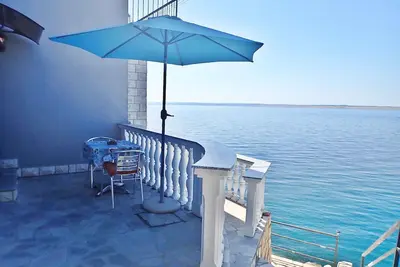 Image de Appartement de vacances avec climatisation et vue sur la mer