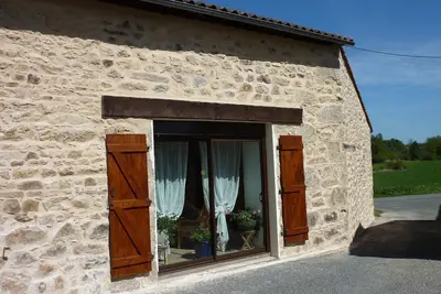 Grand gîte en pierre de 2 chambres