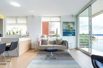Image de 2 Bedroom Apartment with Bay View