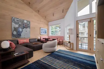 Image de Récemment rénové: propriété contemporaine Ski In Ski Out à Teton Village