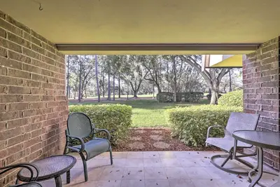 Image de Nouveau-Condo spacieux dans la région de Tampa avec accès au terrain de golf