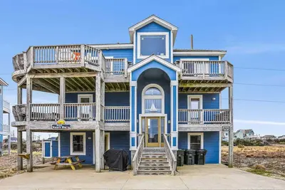 Image de Bouée Nauti | Entre les hauts | Village à Nags Head | Nags Head | 17 personnes