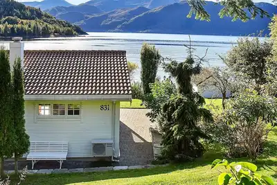 Image de Havre familial avec vue sur le lac-By Traum