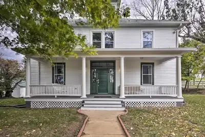 Image de Nouveau! «Thomson Farm» Classic Home Near Vineyards!