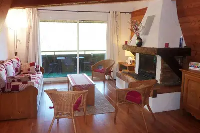 Image de Grand Appartement 8 Pers avec Cheminée, Balcon & Wifi - Proche des Commerces