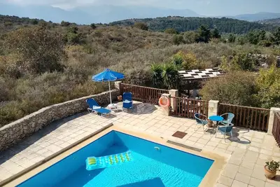 Villa avec piscine privée, belle vue à quelques pas du village de Vamos