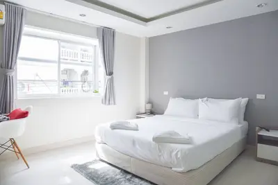 Image de Chambre double confortable à quelques pas de Mrt-Huai Khwang | 202