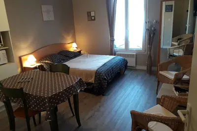 Image de Joli studio coquet avec parking privé gratuit