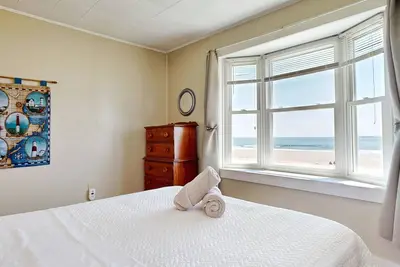 Image de ★ Condo Ocean Front, Magnifique Terrain Avant, Central Vers Le Centre-Vieux Orchard! ! ★