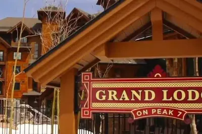 Image de Slopeside Luxury à la base du pic 7.