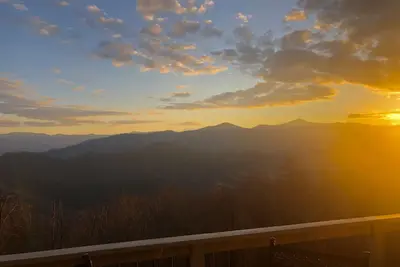 Image de Le nouveau joyau de Waynesville * Views, Peaceful, Private *