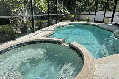 Image de Just Listed La maison de vacances idéale pour votre famille est maintenant ouverte aux clients